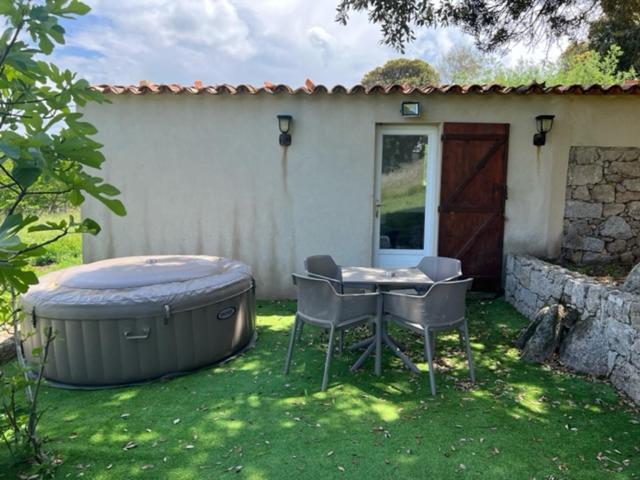 Hotel & Restaurant Les Bergeries D'Alata מראה חיצוני תמונה